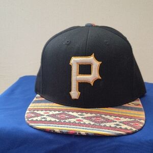 Men's Black Patterned Cap with Gold Logo
